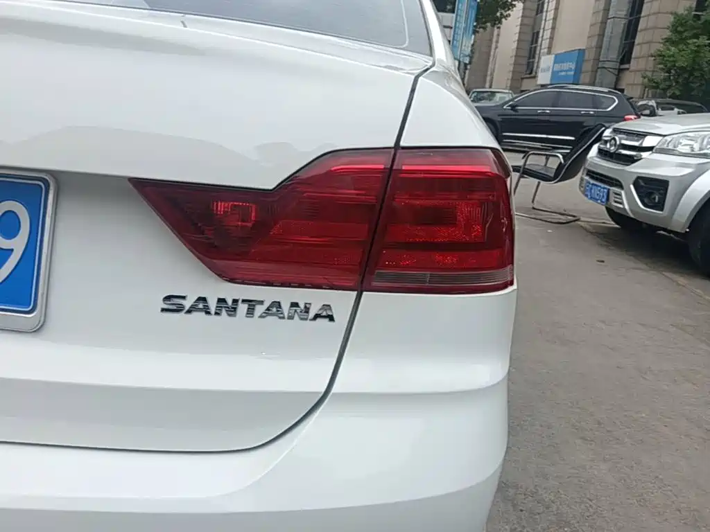 VOLKSWAGEN SANTANA