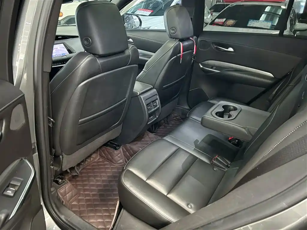 Cadillac XT4 2018 28T FWD Leading Edition фото 14