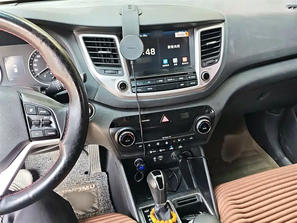 Hyundai Tucson 2015 1.6T Dual Clutch 2WD Smart фото 6