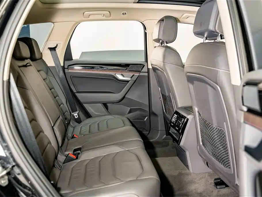Volkswagen Touareg 2022 3.0TSI Rui Xiang Edition Gloss Black Sport Package фото 23