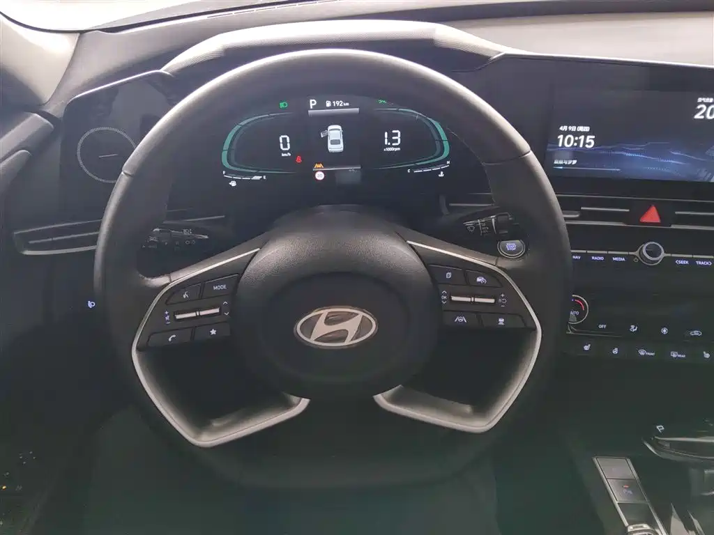 Hyundai Elantra 2023 Model 1.5L CVT LUX Premium Edition фото 7