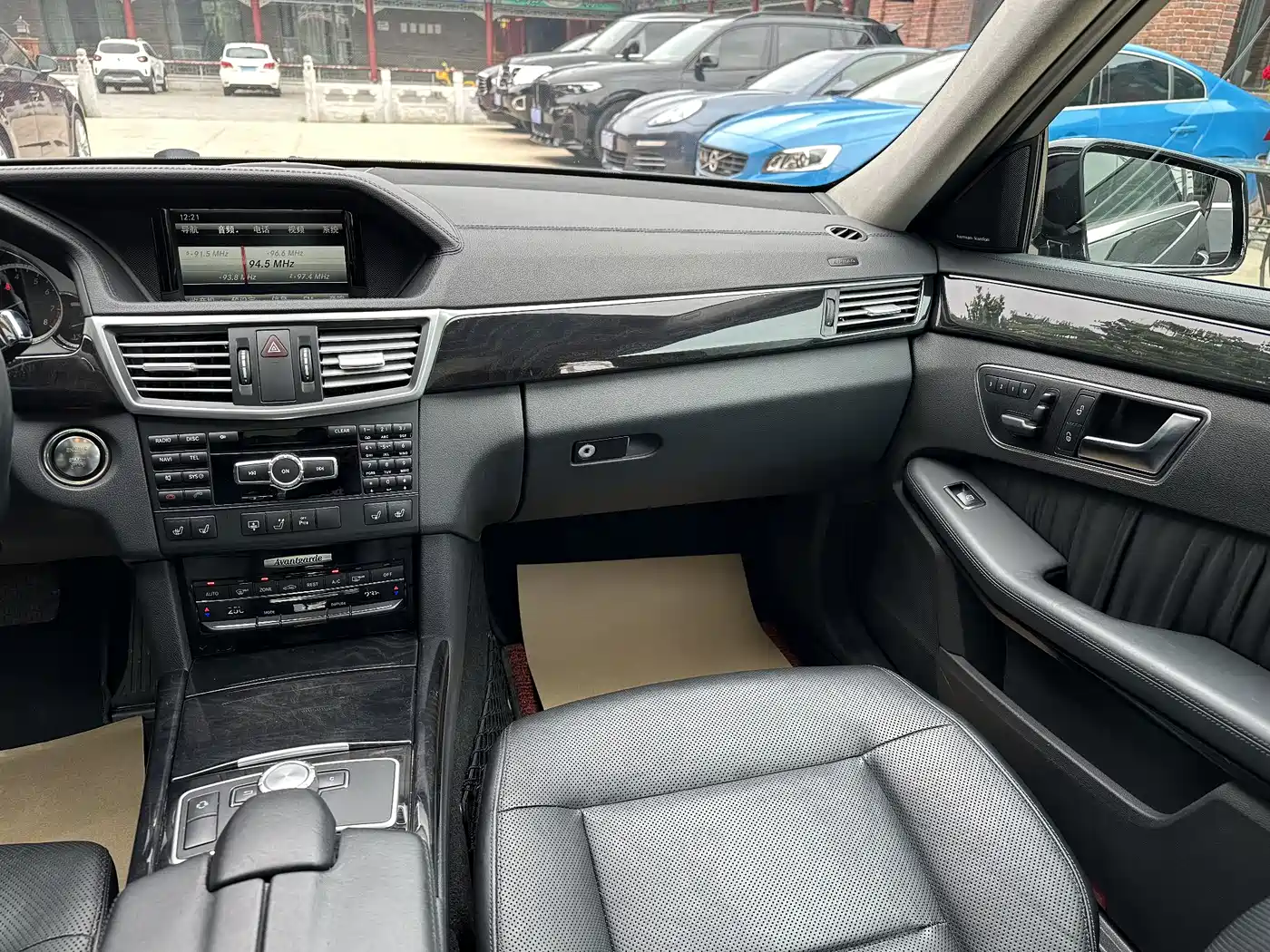 Mercedes-Benz E-Class 2013 E 300 L Fashion Luxury фото 19