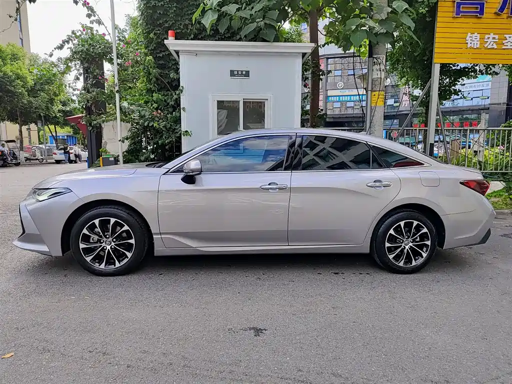 Toyota Avalon 2022 2.0L Luxury Edition фото 3