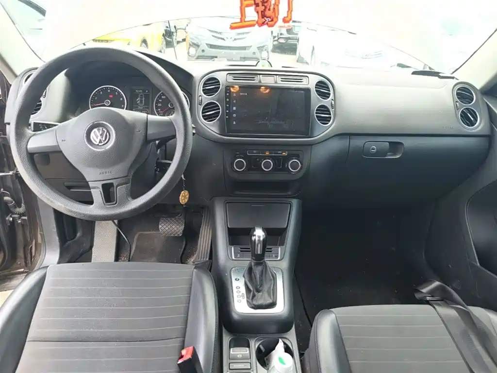 Volkswagen Tiguan 2015 1.8TSI Automatic 2WD Trendline фото 10