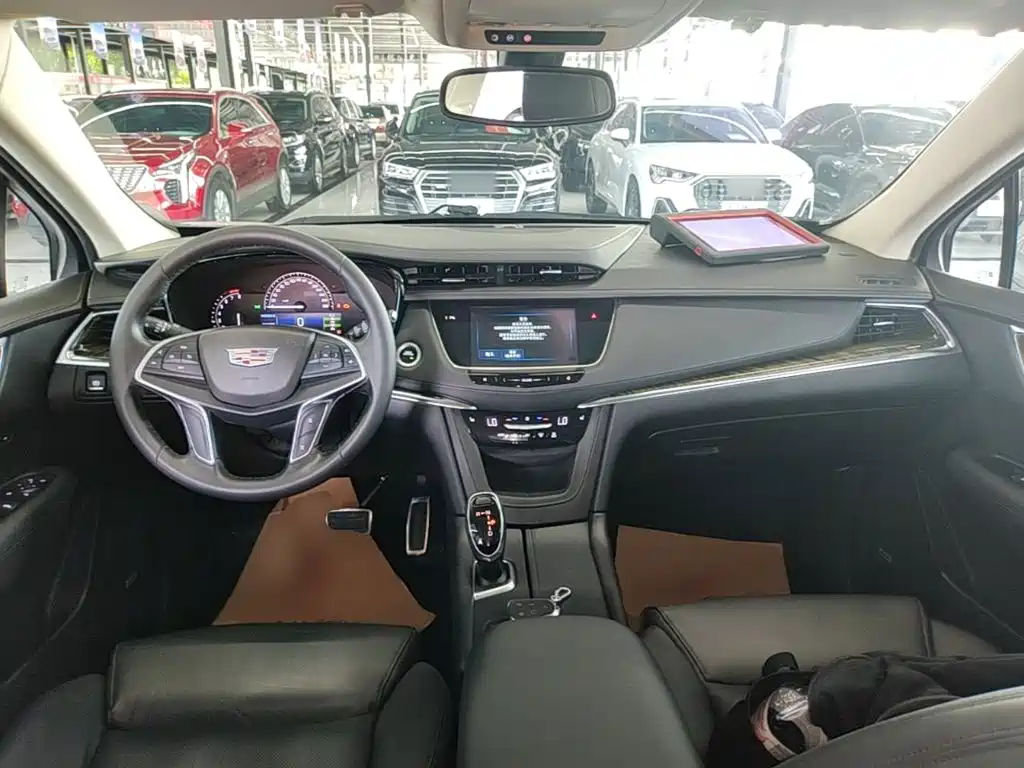 Cadillac XT5 2016 2016 28T AWD Luxury Model