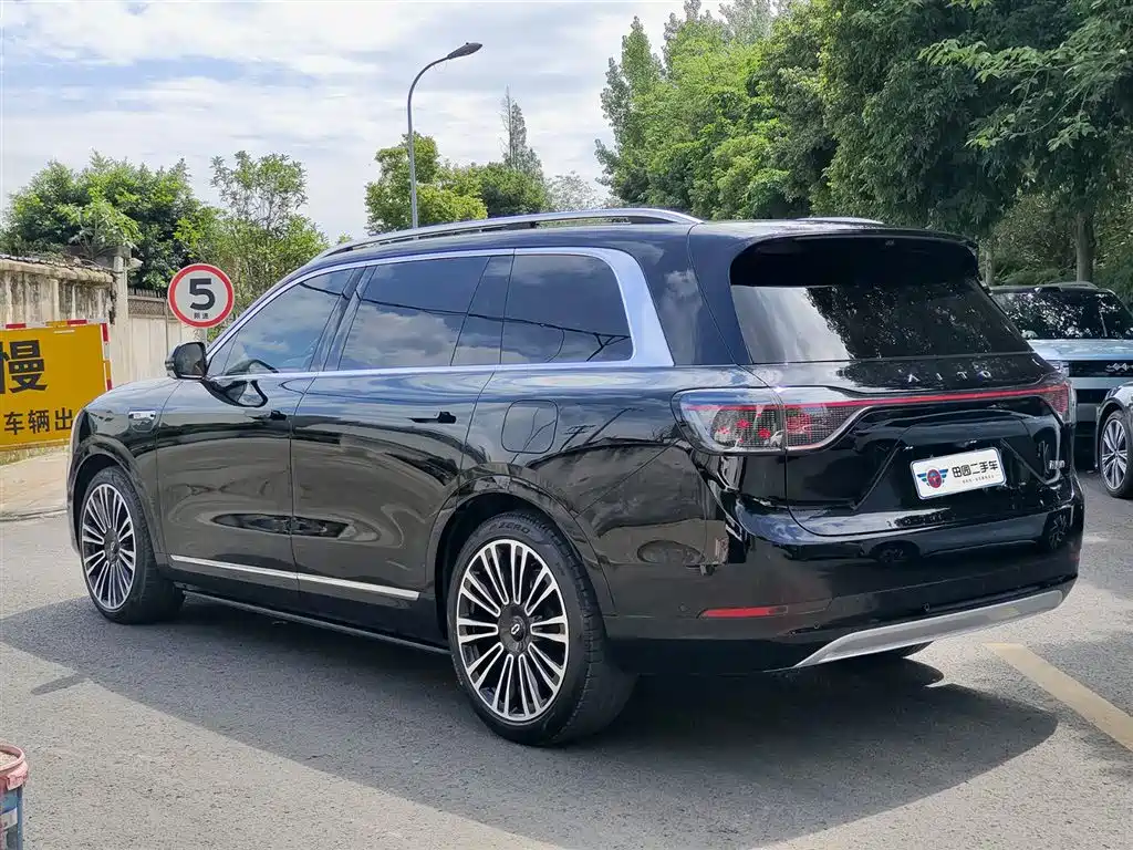 AITO Wenjie AITO M9 2024 Extended Range Ultra 42kWh 6-Seater фото 4