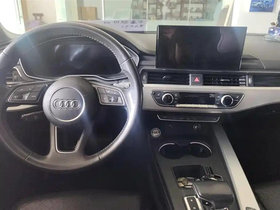 Audi A4L 2020 40 TFSI quattro Luxury Dynamic фото 12