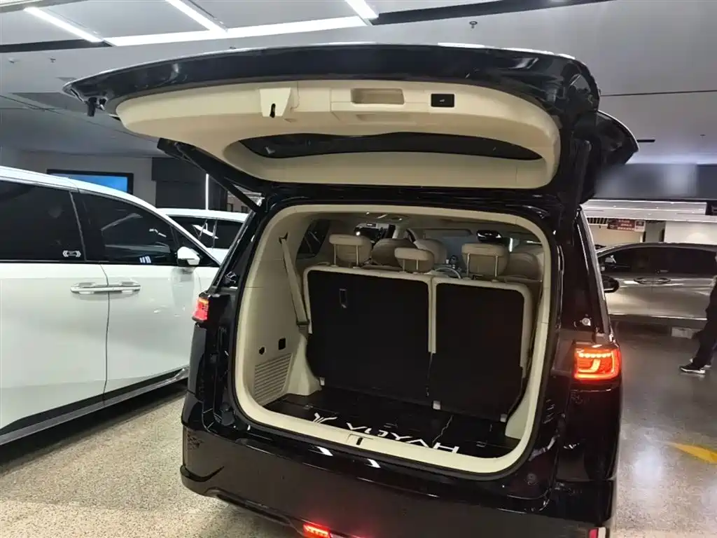 Voyah Auto Voyah Dreamer 2025 Model PHEV 4WD Excellent QianKun Edition фото 15