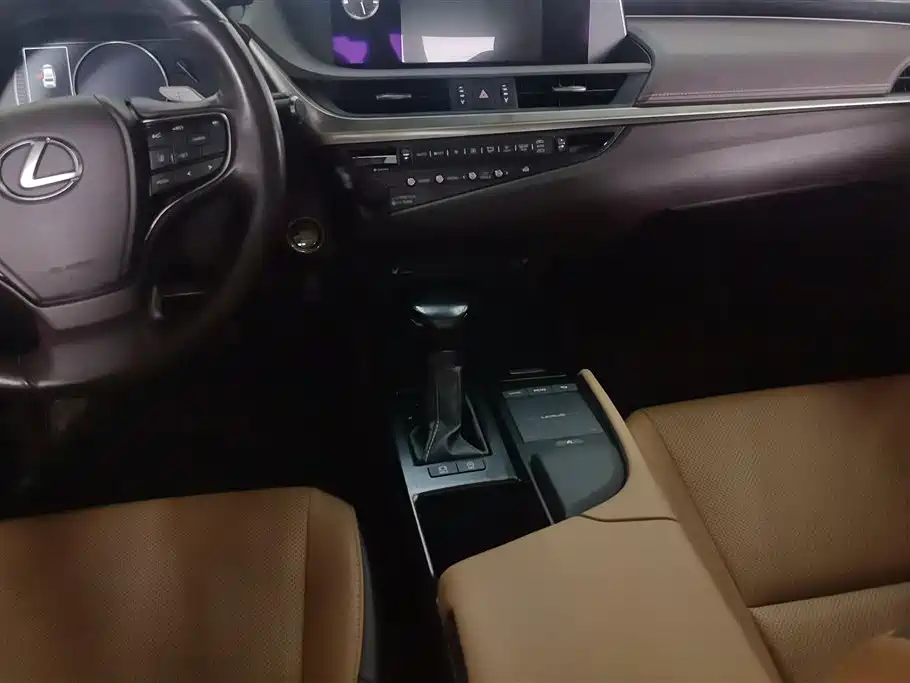 Lexus ES 2020 200 Excellence фото 16
