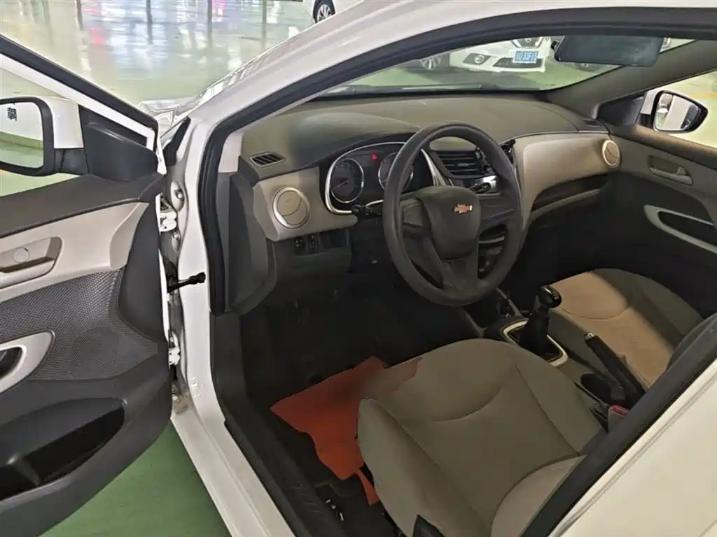 Chevrolet Sail 2015 Sail 3 1.5L Manual Ideal Sunroof Edition фото 16