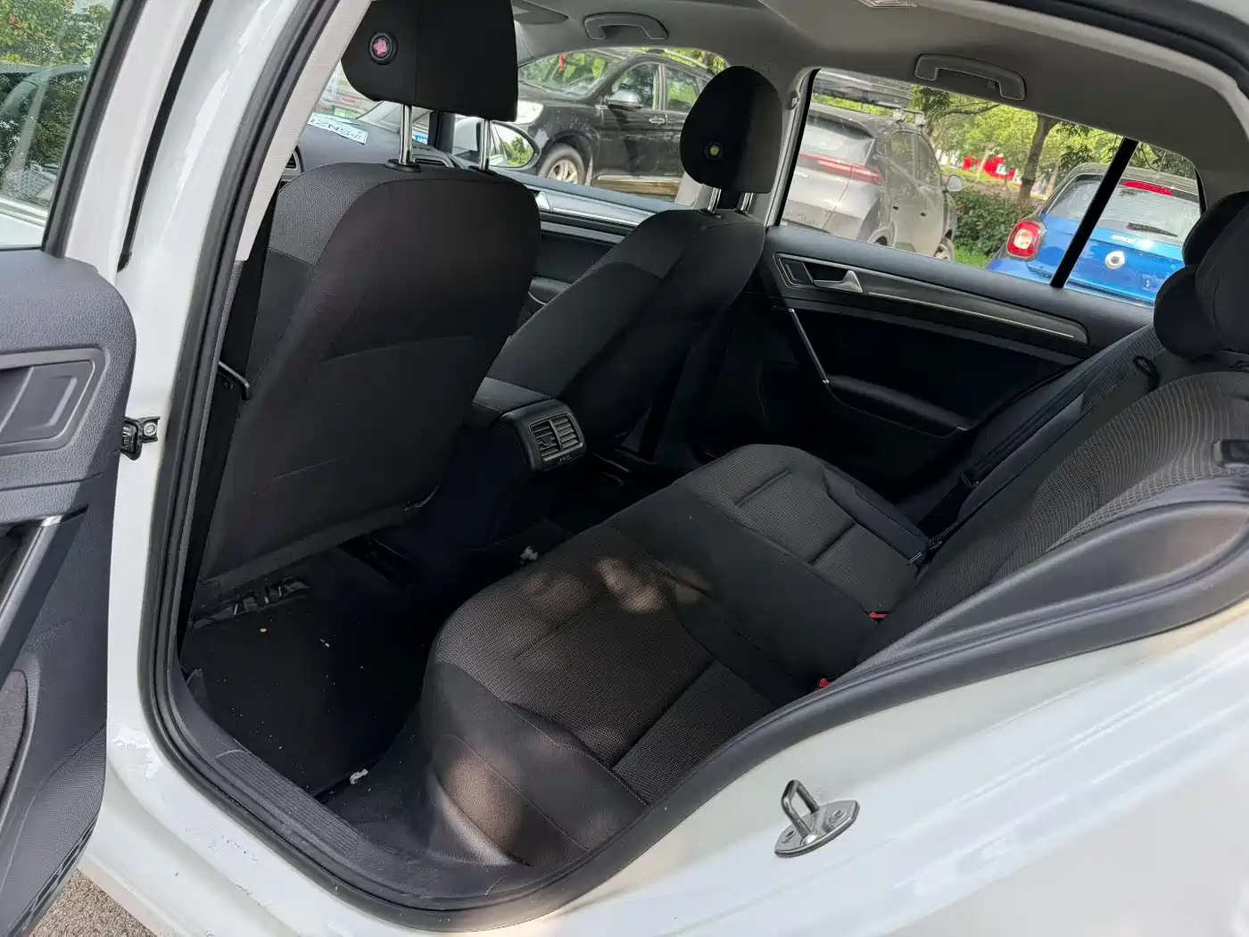 Volkswagen Golf 2015 1.6L Automatic Comfort фото 5