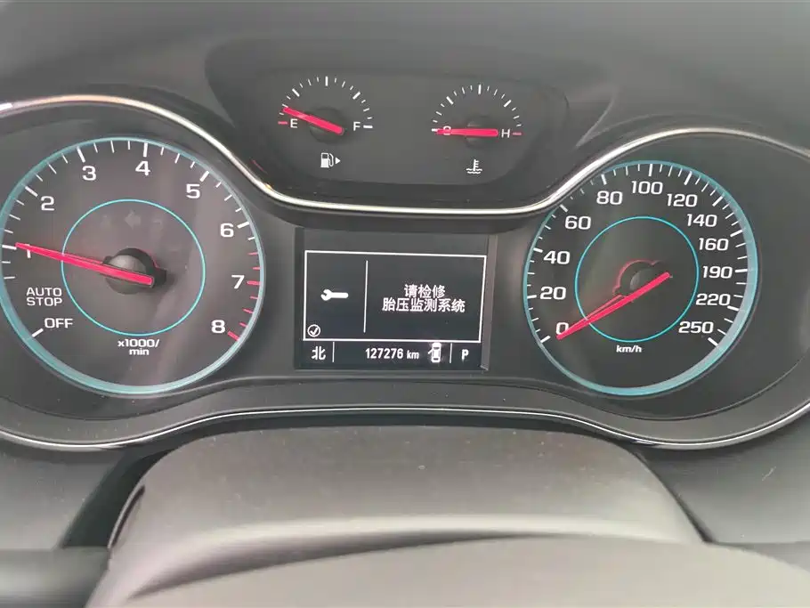 Chevrolet Cruze 2017 1.4T Hatchback DCT Leading Edge Edition фото 14