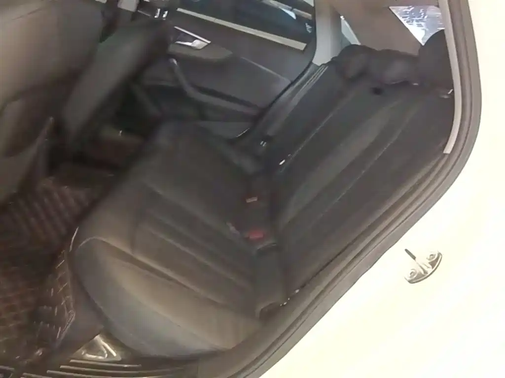 Audi A4L 2017 45 TFSI quattro Style Edition фото 17