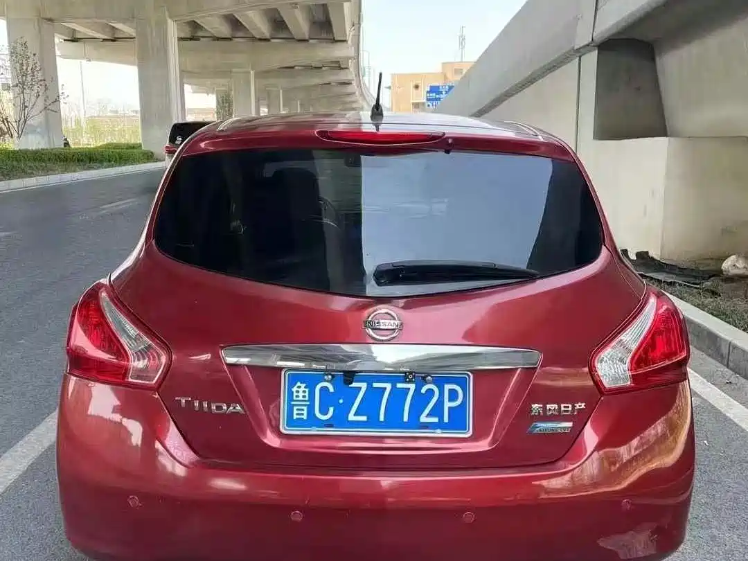 Photo 4 - Nissan Tiida