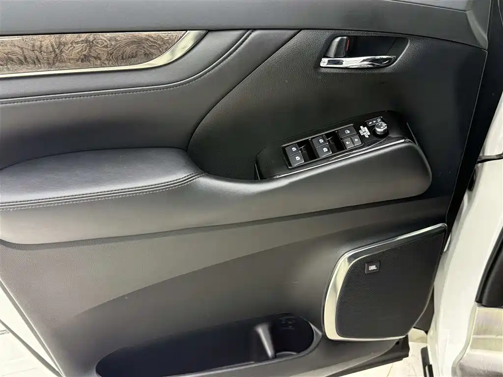Toyota Alphard 2019 Hybrid 2.5L Premium Edition фото 11