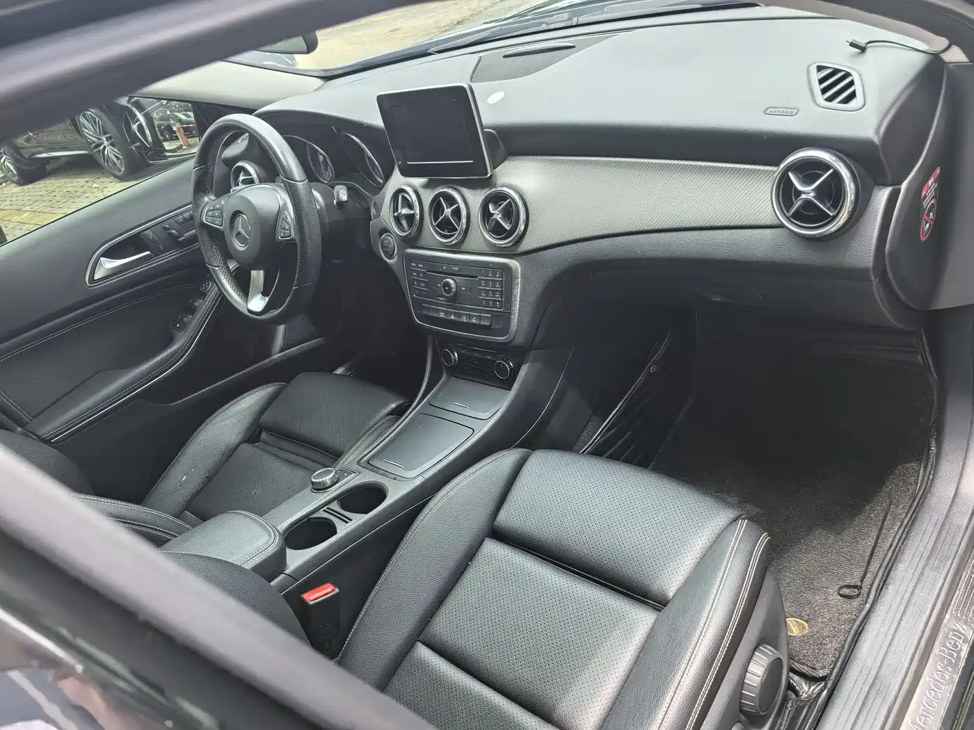 Mercedes-Benz GLA 2016 GLA 200 Dynamic фото 12