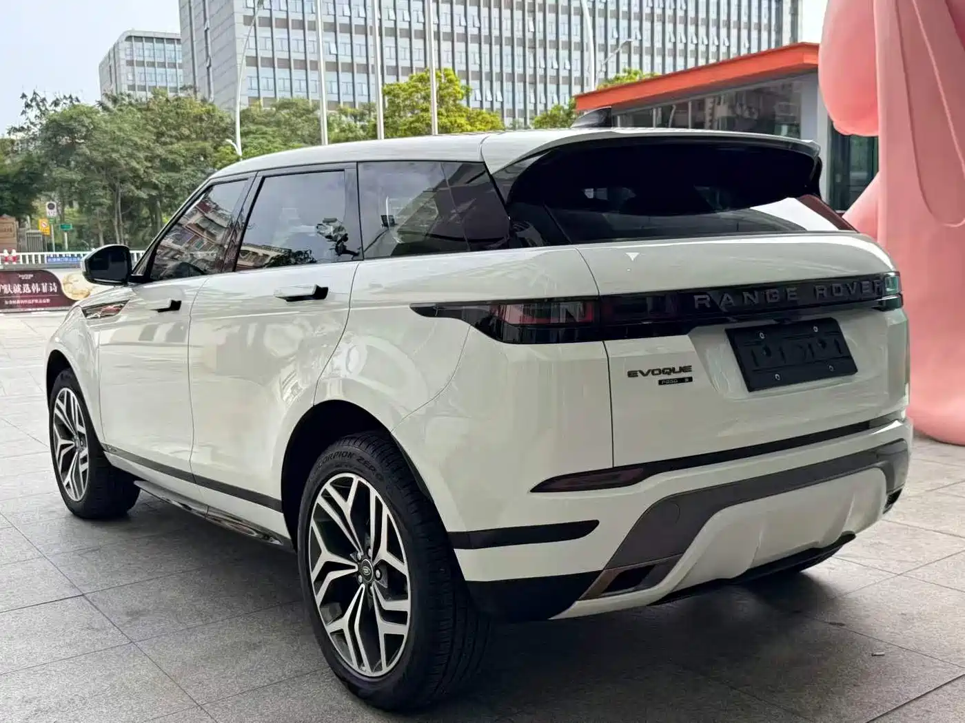 Land Rover Range Rover Evoque 2020 249PS R-DYNAMIC S Sport Edition фото 7
