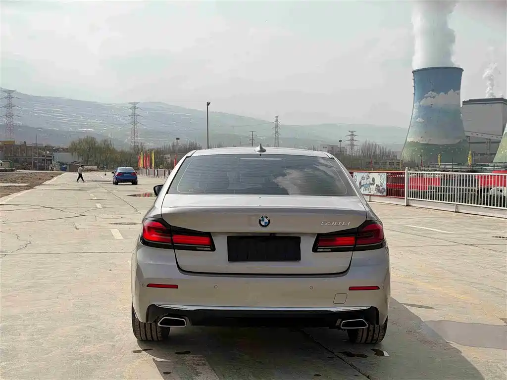 BMW 5 Series 2022 530Li Leading Luxury Package фото 5