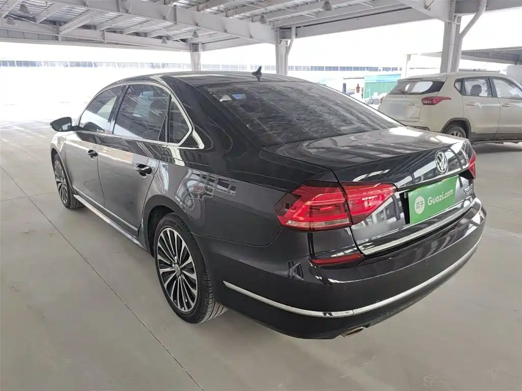 Volkswagen Passat 2016 380TSI DSG Premium Edition фото 23