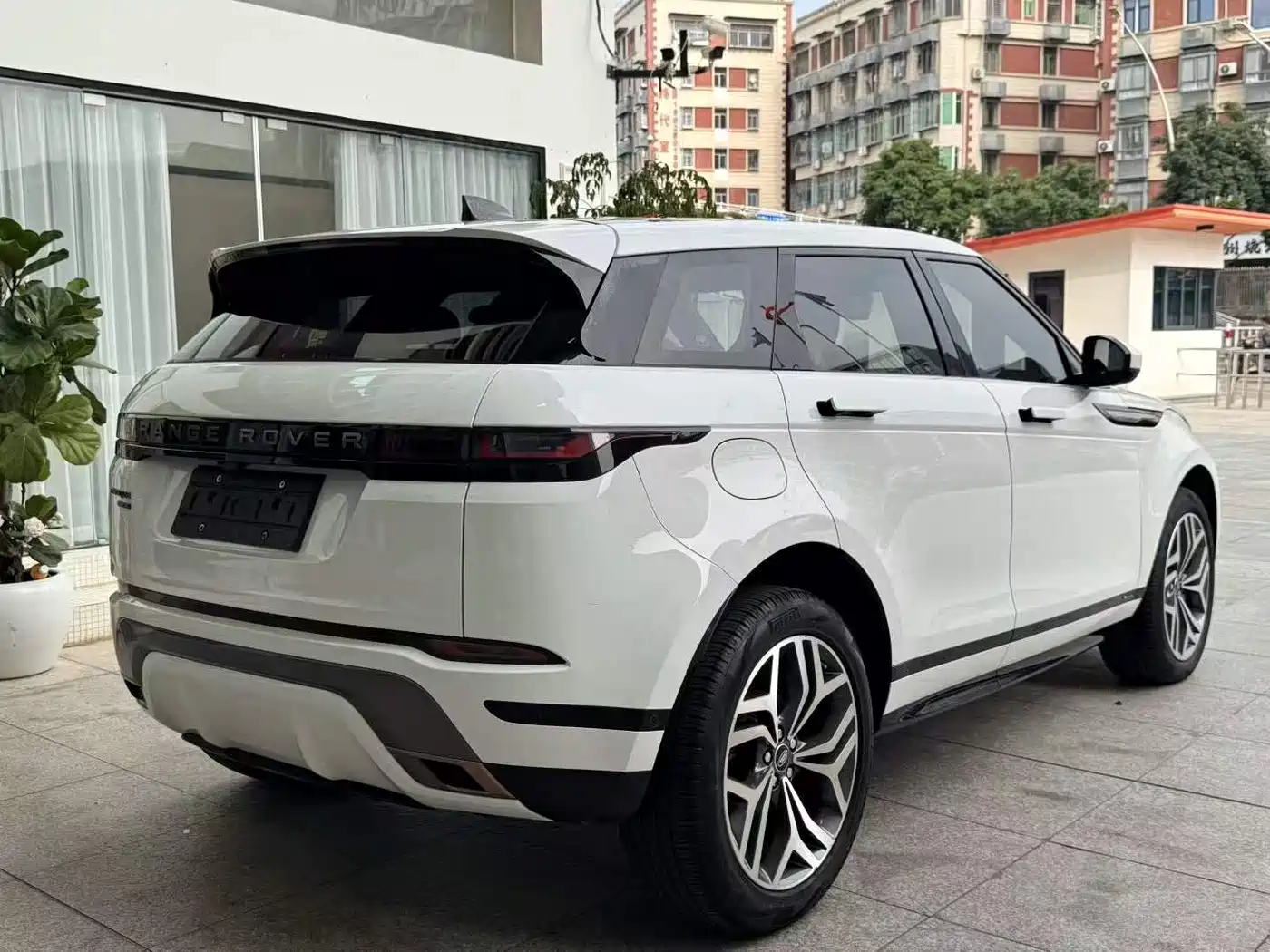 Land Rover Range Rover Evoque 2020 249PS R-DYNAMIC S Sport Edition фото 9