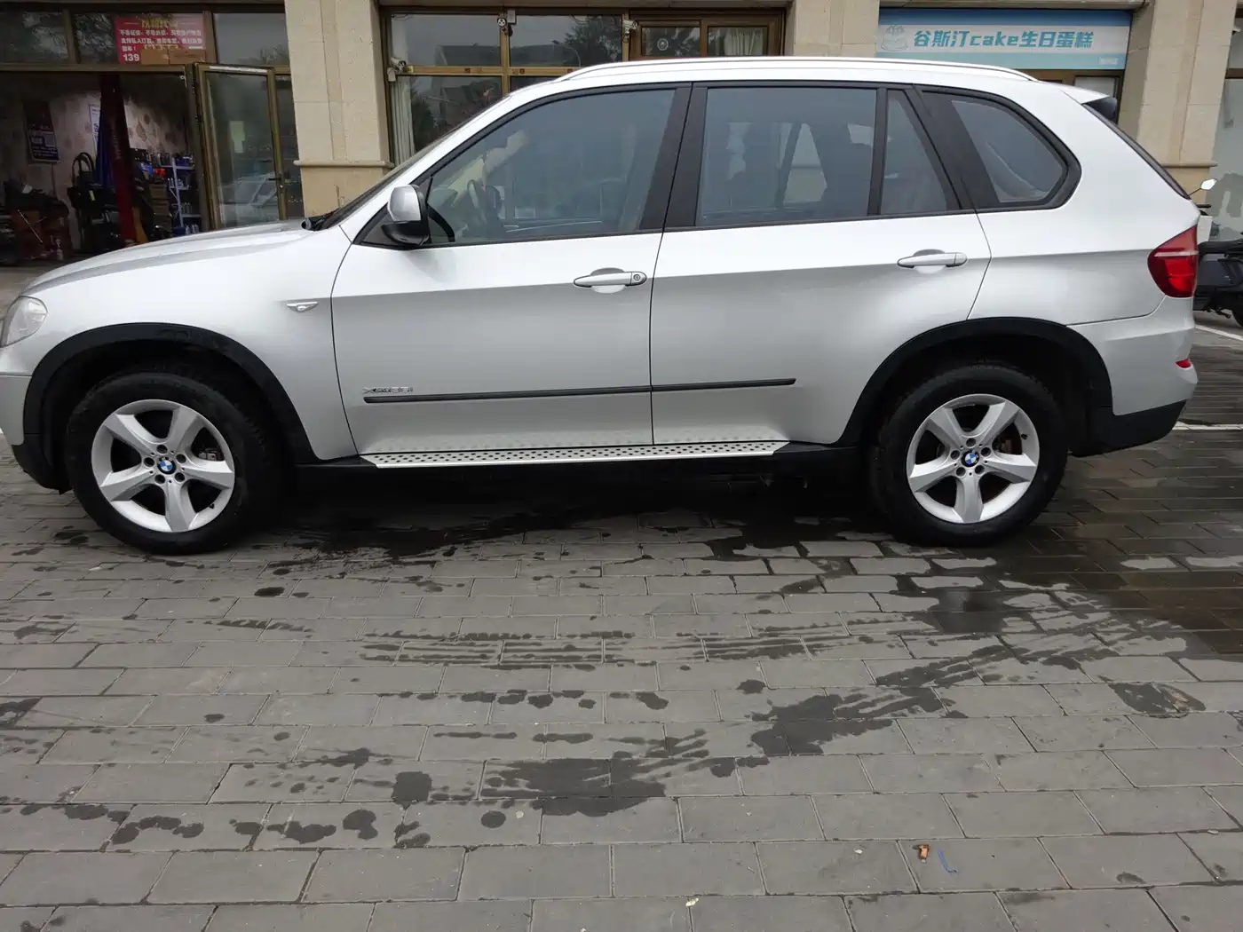 BMW X5 (Import) 2011 xDrive35i Leading Edition фото 11