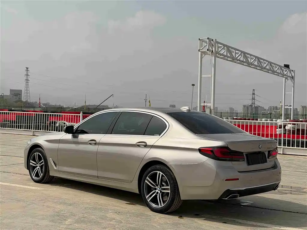 BMW 5 Series 2022 530Li Leading Luxury Package фото 6