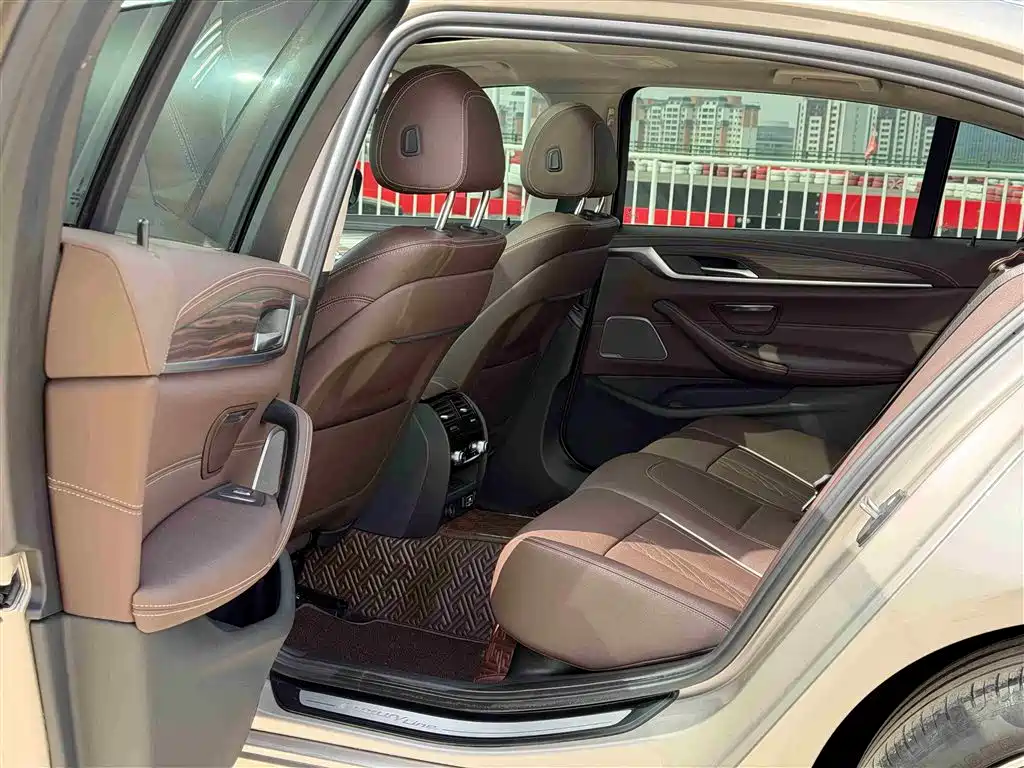 BMW 5 Series 2022 530Li Leading Luxury Package фото 8
