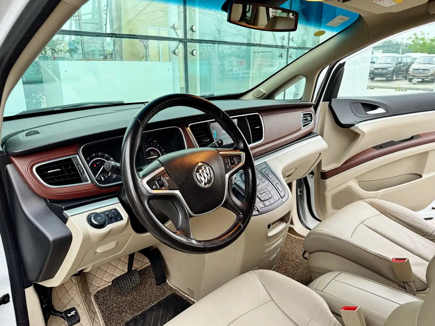 Buick GL8 2017 25S Luxury China V фото 5