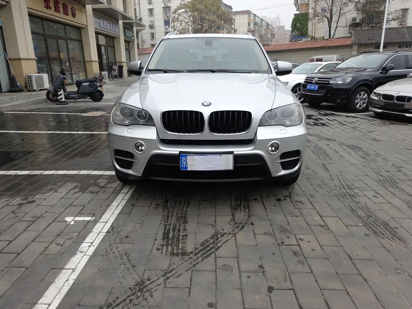 BMW X5 (Import) 2011 xDrive35i Leading Edition фото 2
