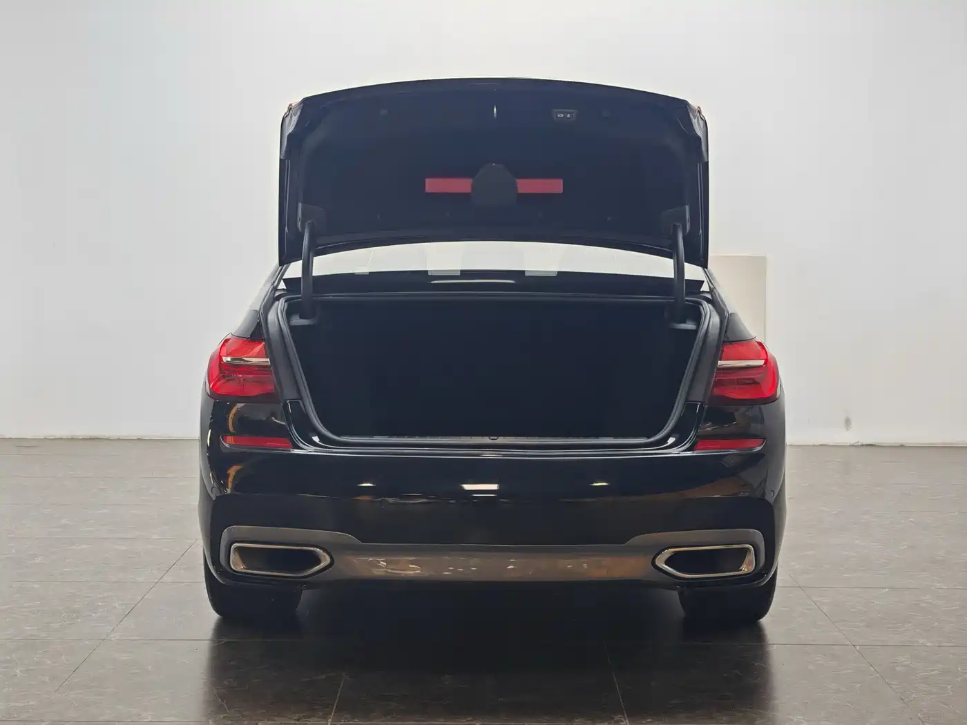 BMW 7 Series 2018 730Li Leading Type M Sport Package фото 12