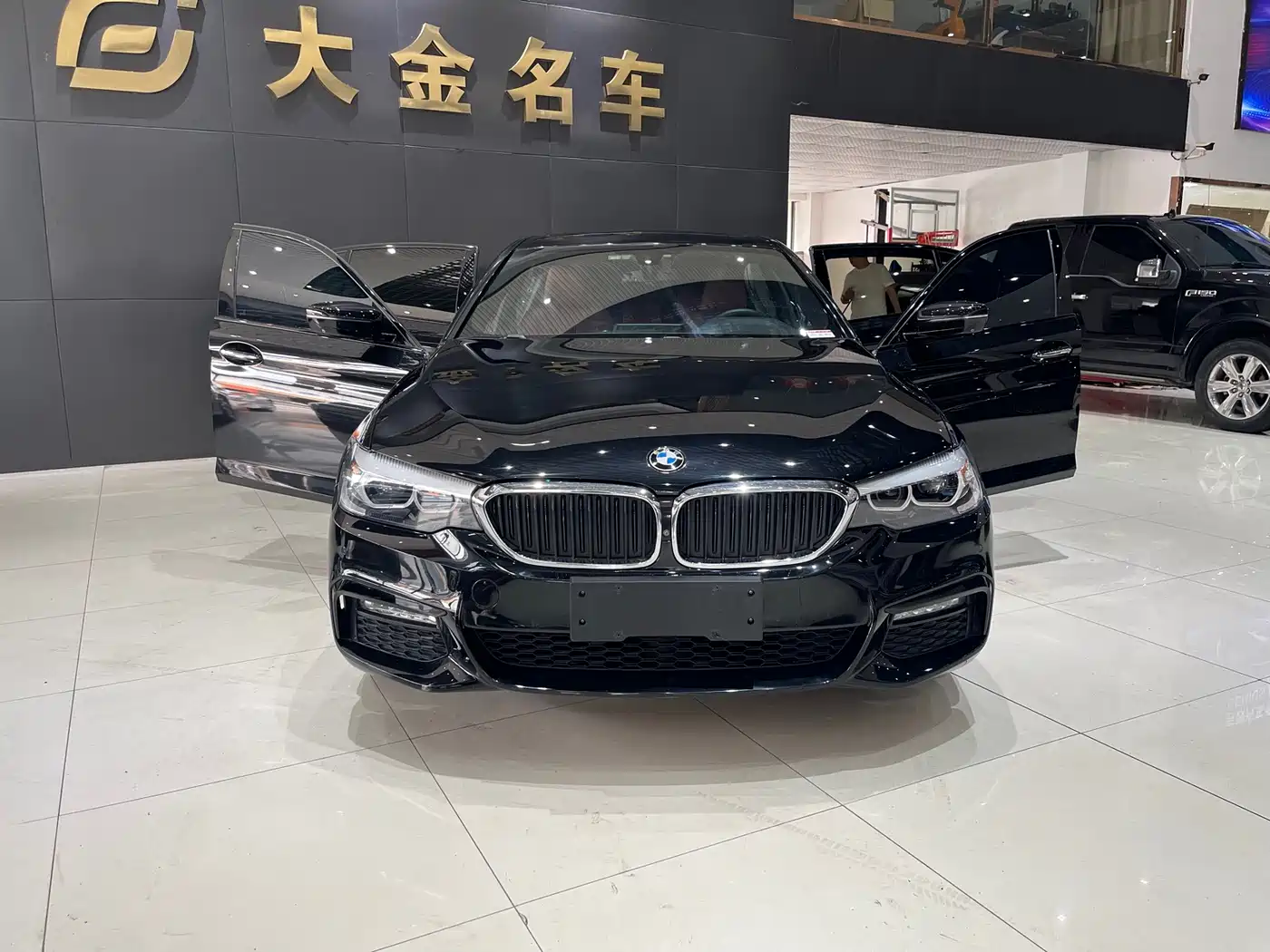BMW 5 Series 2018 Facelift 530Li xDrive M Sport Package фото 3