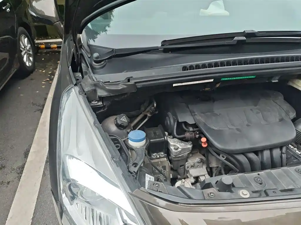 Peugeot 3008 2013 2.0L Automatic Trend Edition фото 23