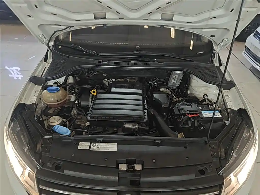VOLKSWAGEN SANTANA