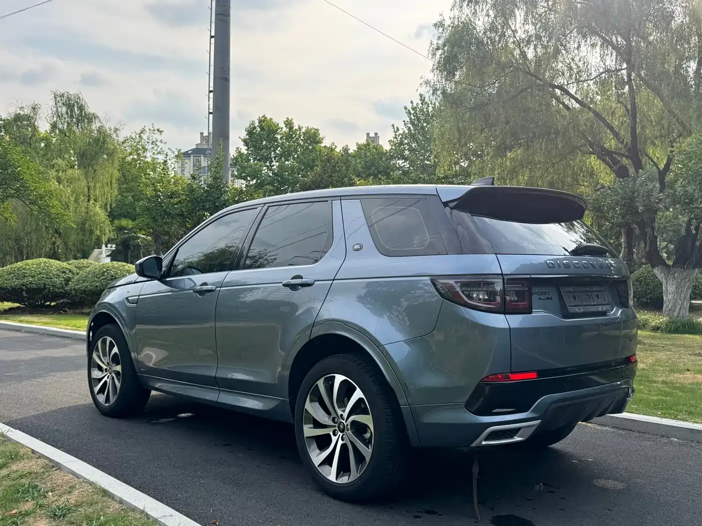 LAND ROVER DISCOVER SPORTS