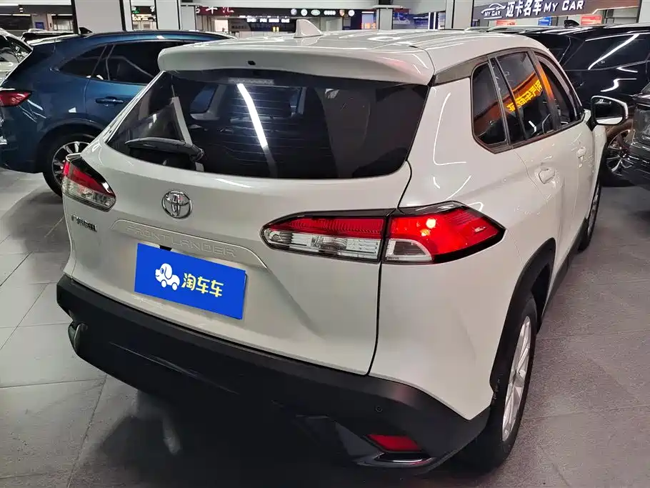 Toyota Frontlander 2023 2.0L CVT Leading Edition фото 3