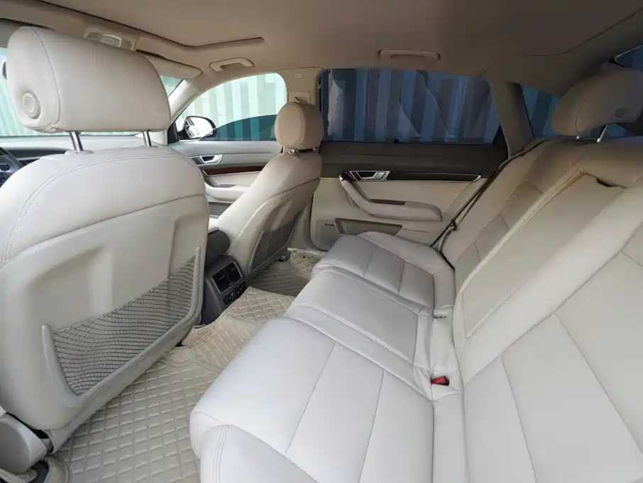 Photo 8 - Audi A6L