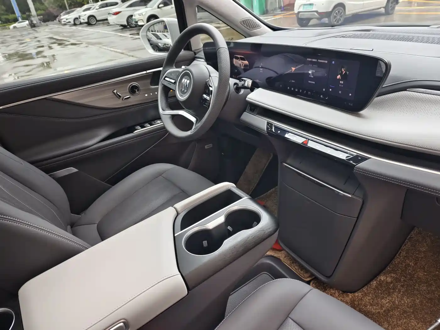 Buick GL8 2026 Luzun Premium Edition фото 17
