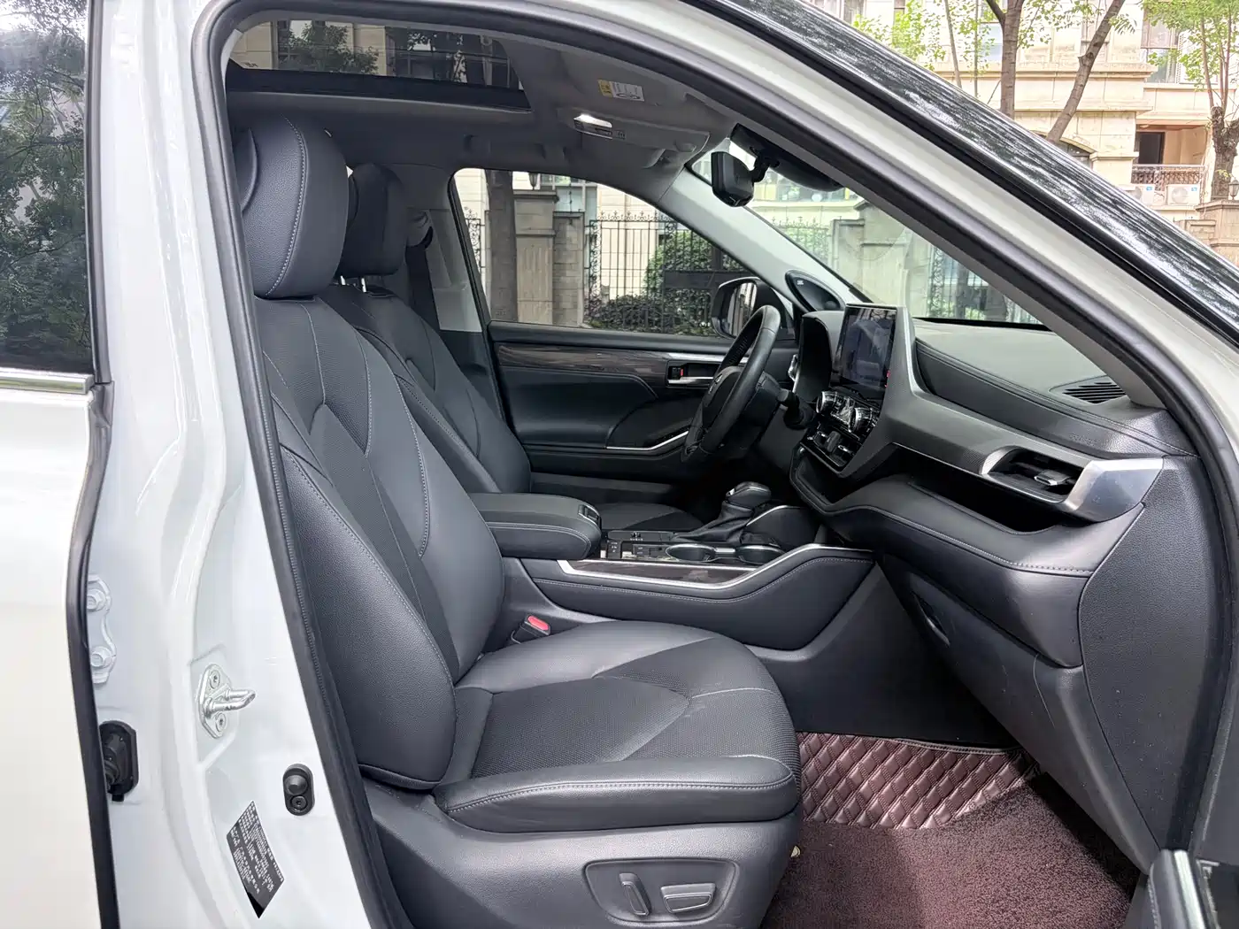 Toyota Highlander 2022 Dual Engine 2.5L 4WD Supreme Edition 7-Seater фото 18