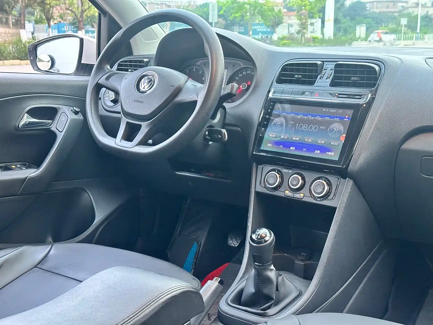 Volkswagen Polo 2016 1.4L Manual Trend фото 6