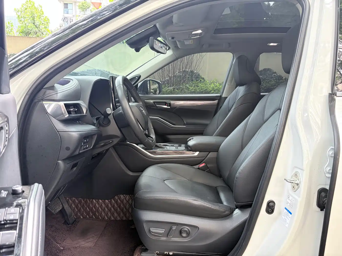Toyota Highlander 2022 Dual Engine 2.5L 4WD Supreme Edition 7-Seater фото 11