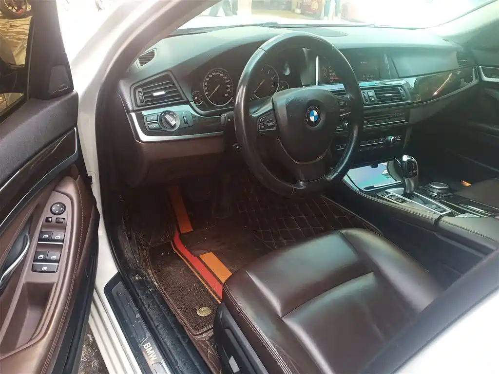 BMW 5 Series 2017 525Li Luxury Design Package фото 16