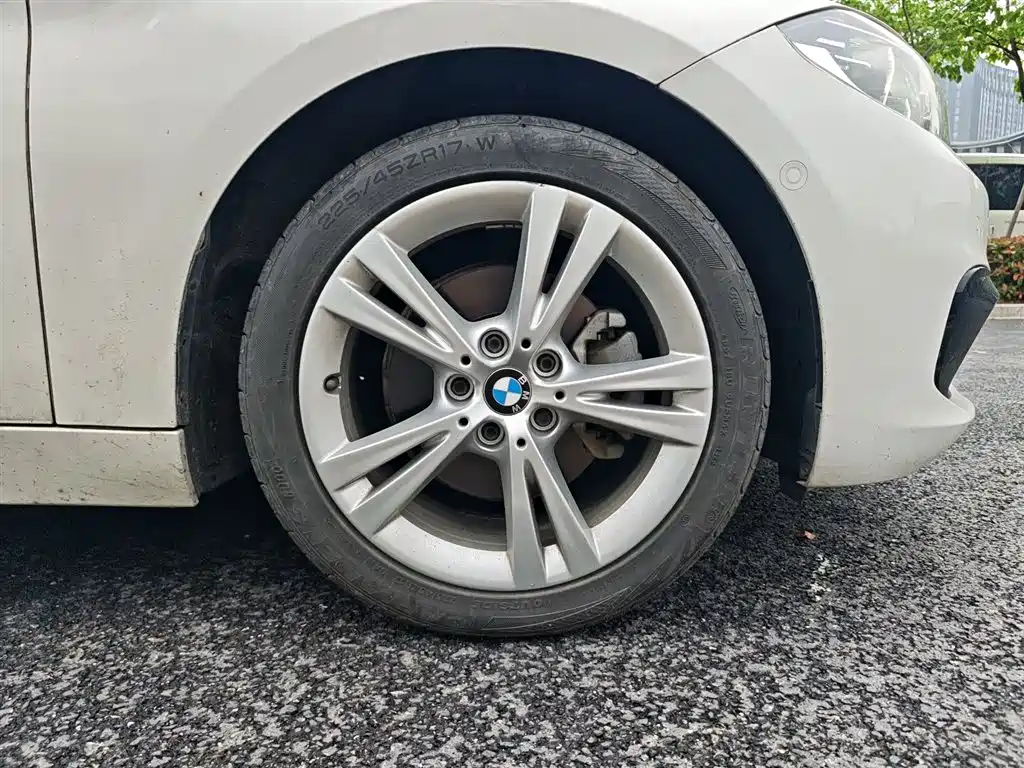BMW 1 Series 2018 Facelift 118i Design Package фото 25