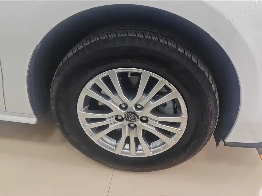 Toyota Sienna 2021 2.5L Hybrid Comfort Edition фото 6