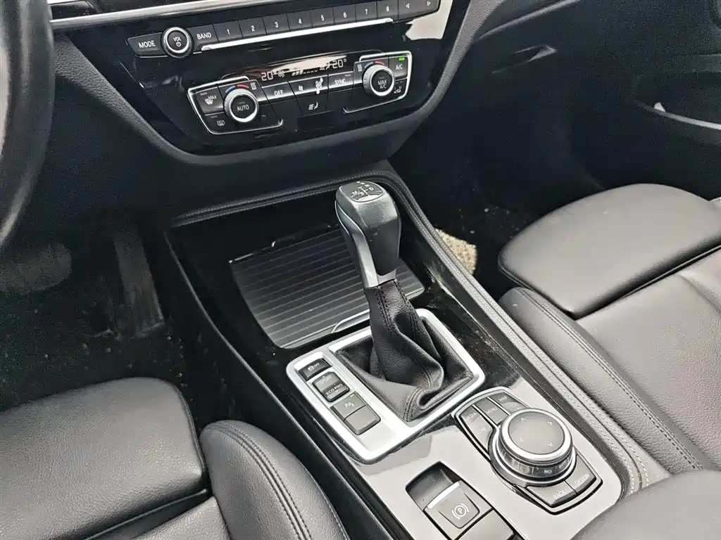 BMW 1 Series 2018 Facelift 118i Design Package фото 10
