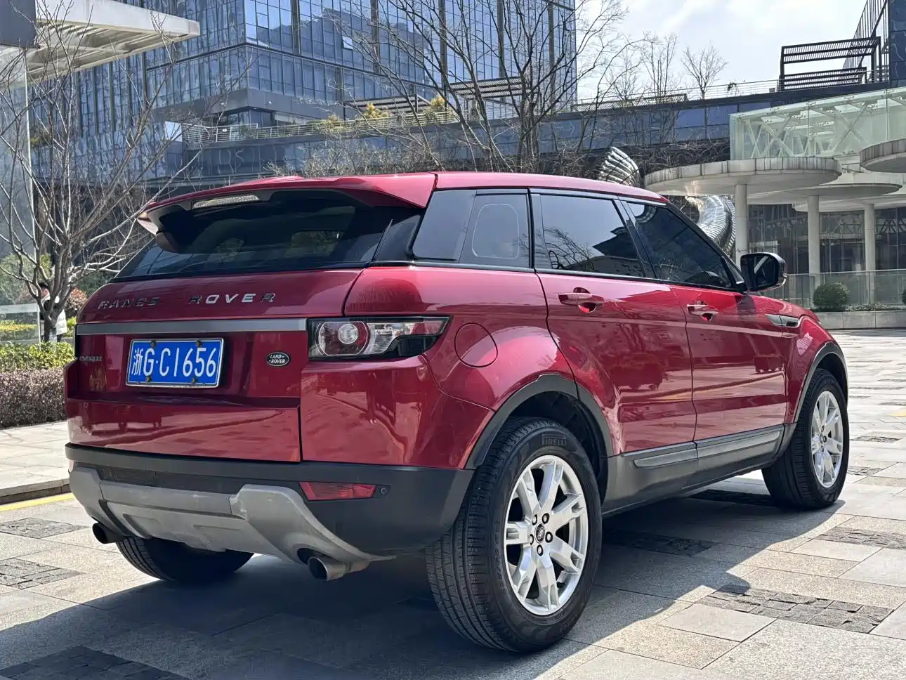 Land Rover Range Rover Evoque (Import) 2013 2.0T 5-door Premium Edition фото 4
