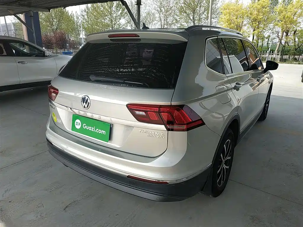 Volkswagen Tiguan L 2018 330TSI Automatic 2WD Luxury Edition фото 7