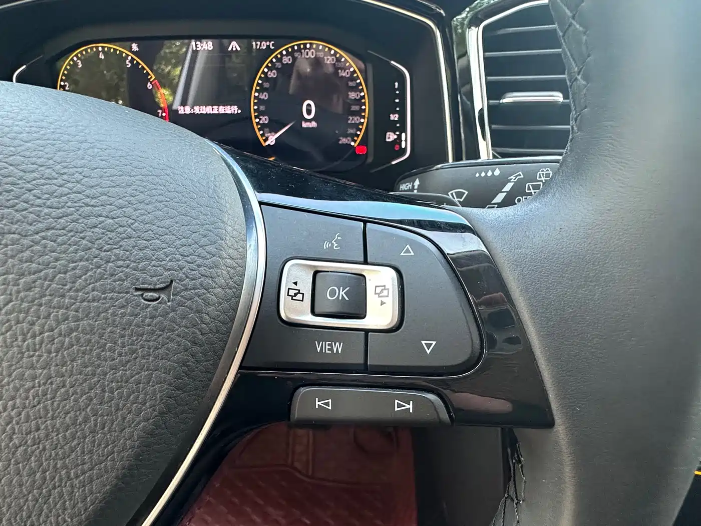Volkswagen T-ROC 2022 280TSI DSG 2WD Comfort PLUS фото 7