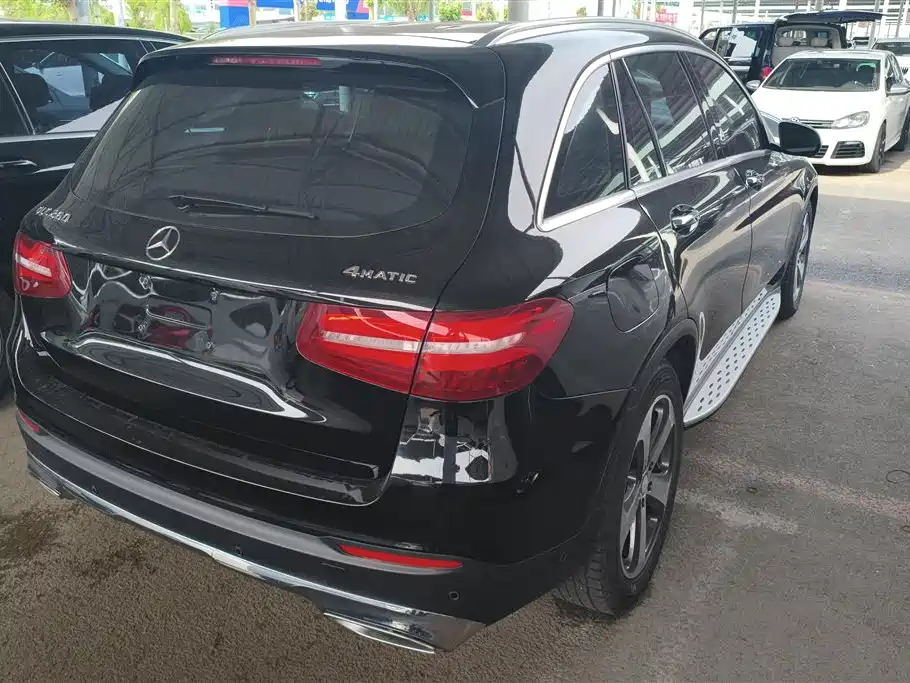 Mercedes-Benz GLC 2016 GLC 260 4MATIC Luxury фото 3