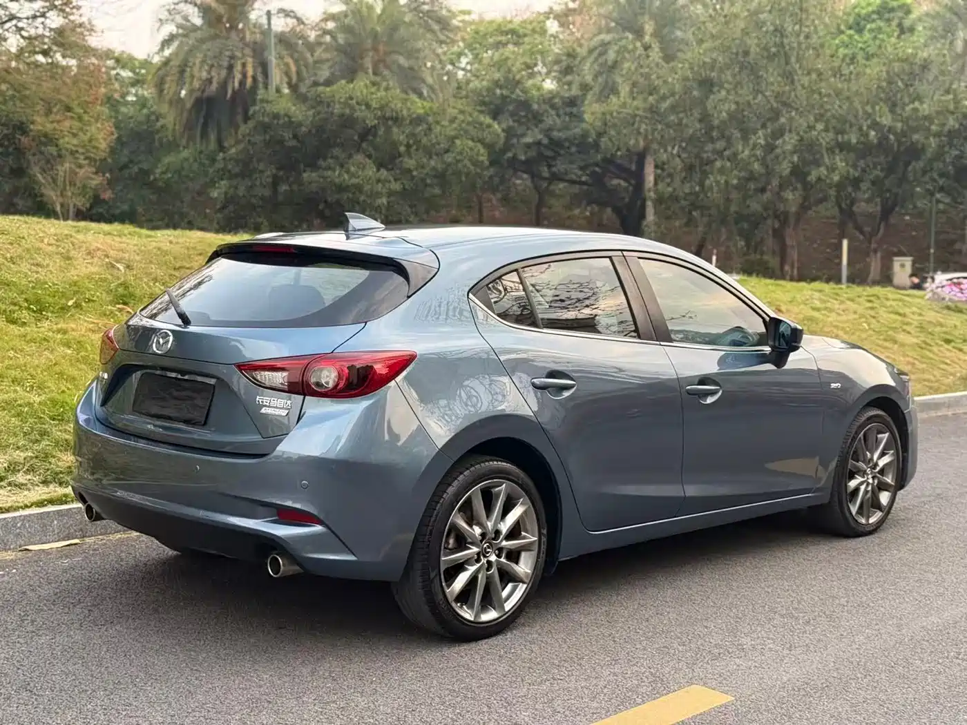 Mazda Mazda3 Axela 2017 Hatchback 2.0L Automatic Luxury China V фото 9