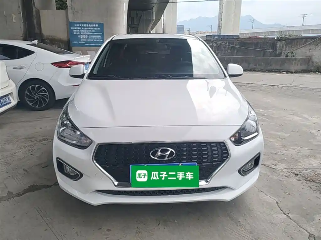Hyundai Verna 2017 1.4L Automatic Leap Enjoyment Edition China VI фото 3